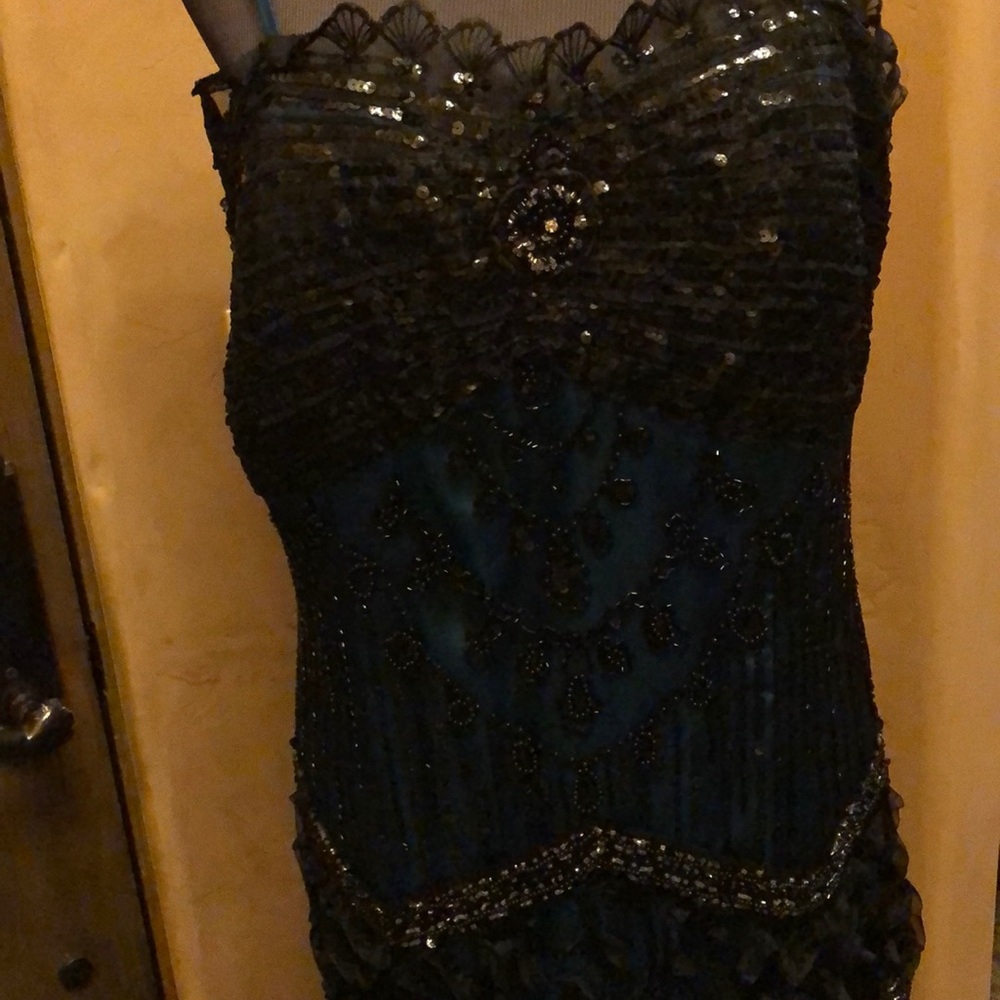 Dress - Picture 2 of 3